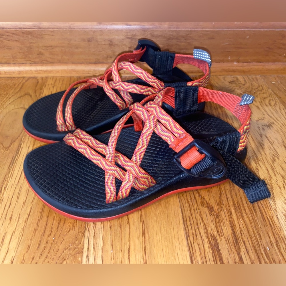 Kid’s Chacos Size 1